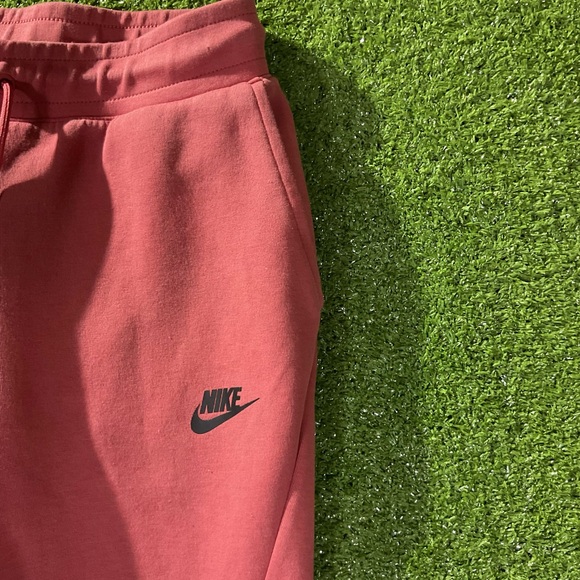 Coral Nike Tech Fleece Sweatpants - Picture 6 of 12